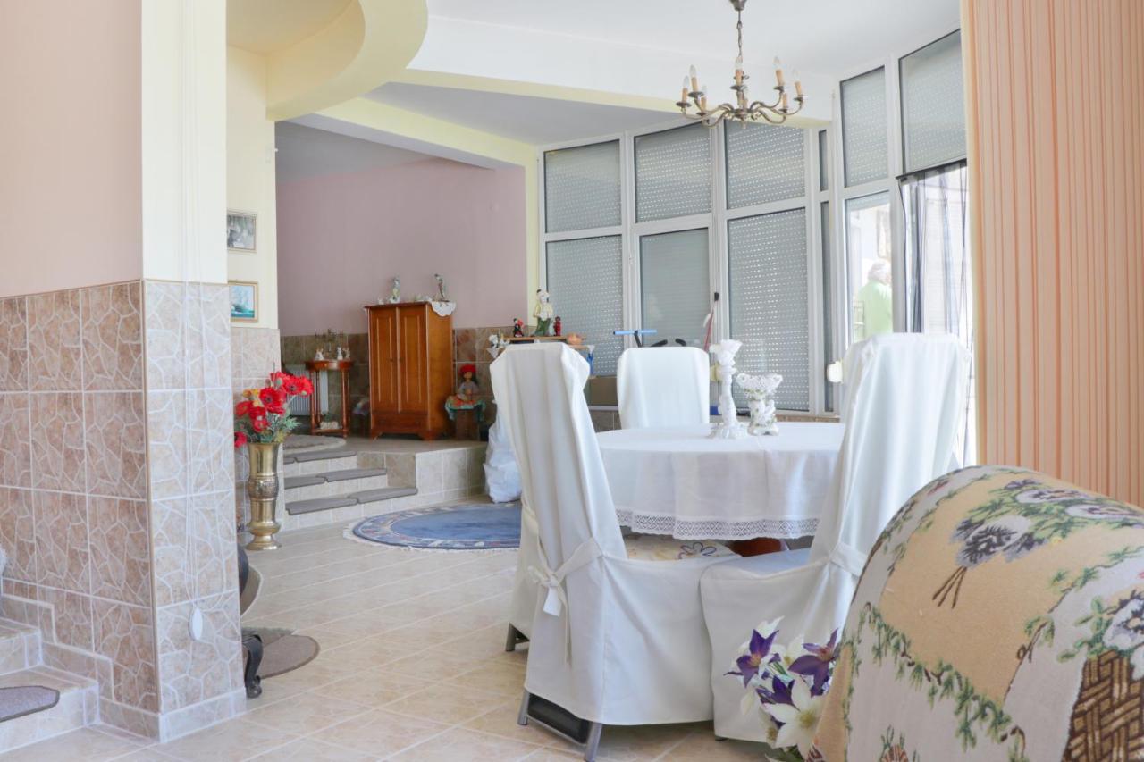 Villa Nora 알베나 외부 사진